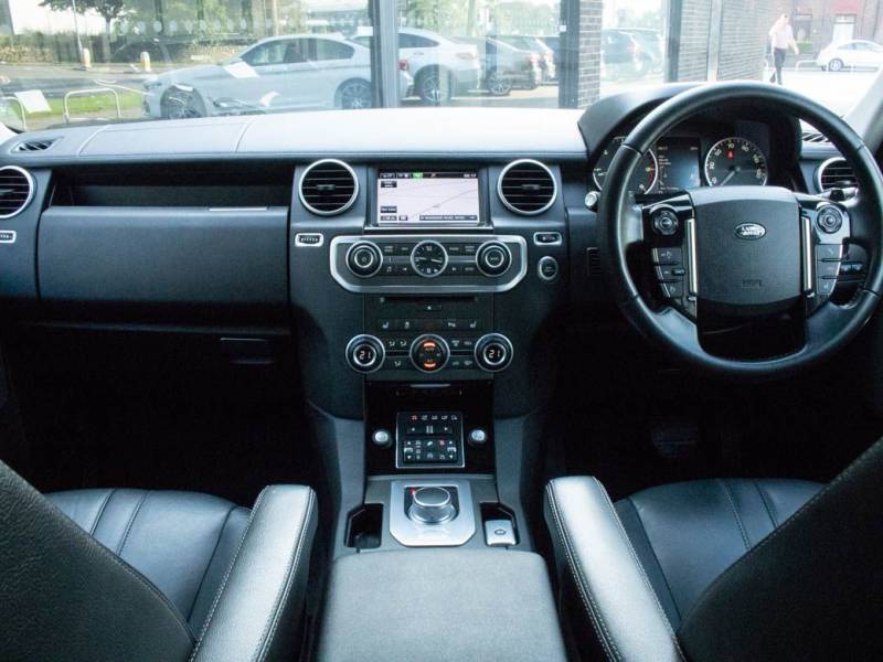 Land Rover Discovery   Registered:2015(65)