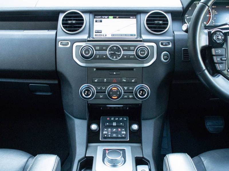 Land Rover Discovery   Registered:2015(65)