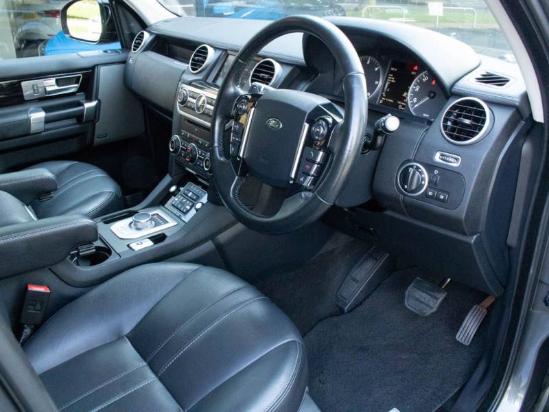 Land Rover Discovery   Registered:2015(65)