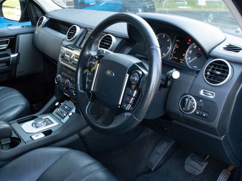 Land Rover Discovery   Registered:2015(65)