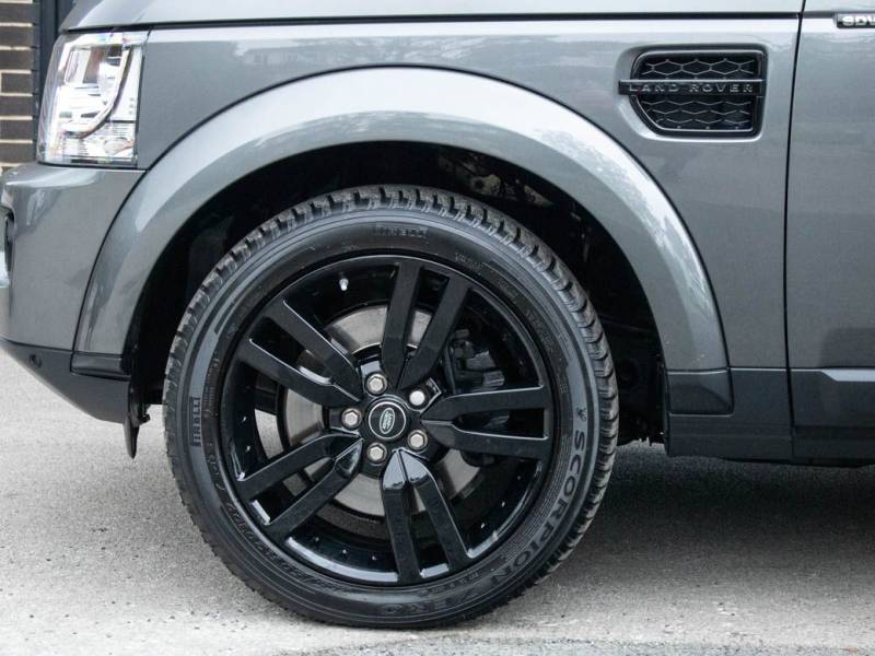 Land Rover Discovery   Registered:2015(65)