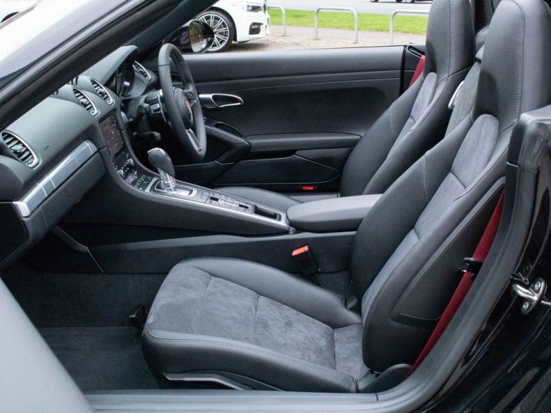 Porsche Boxster   Registered:2019(19)