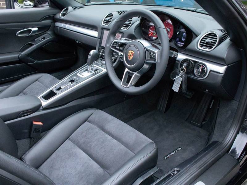 Porsche Boxster   Registered:2019(19)