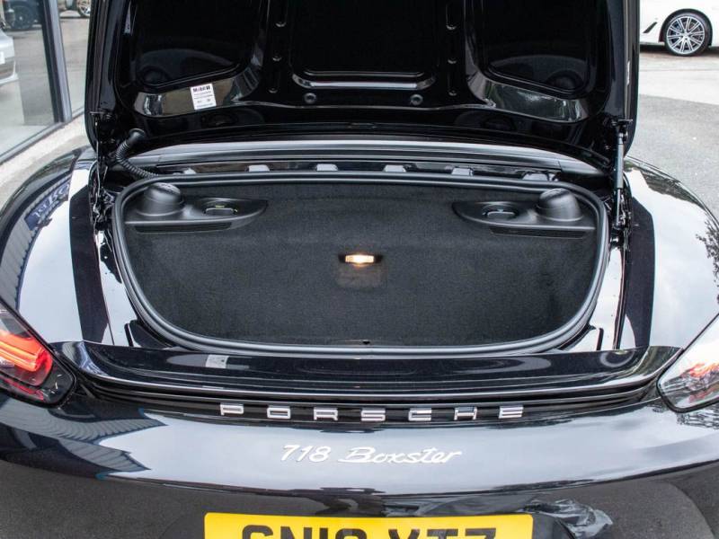 Porsche Boxster   Registered:2019(19)