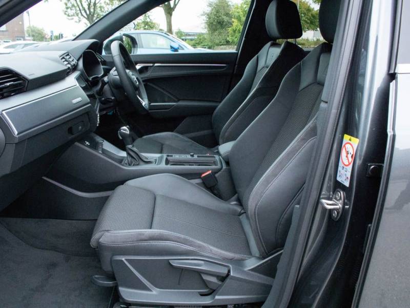 Audi Q3   Registered:2019(68)