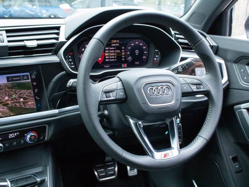 Audi Q3   Registered:2019(68)