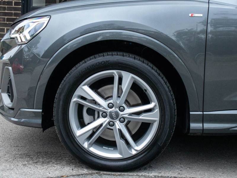 Audi Q3   Registered:2019(68)