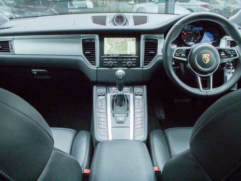 Porsche Macan   Registered:2015(65)