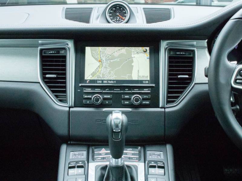 Porsche Macan   Registered:2015(65)