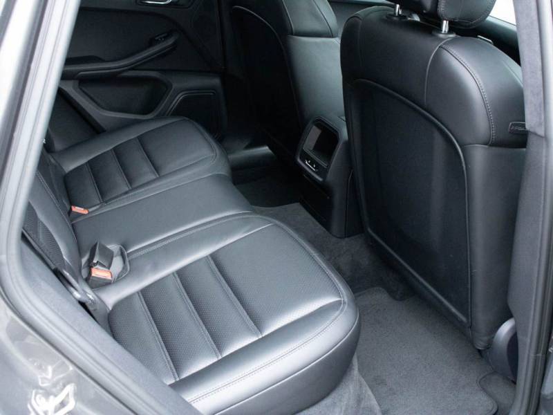 Porsche Macan   Registered:2015(65)