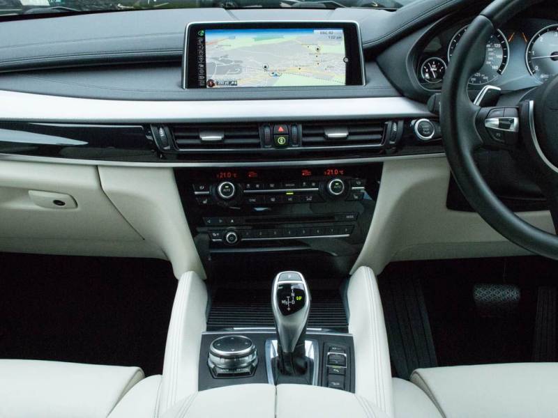 BMW X6   Registered:2016(16)