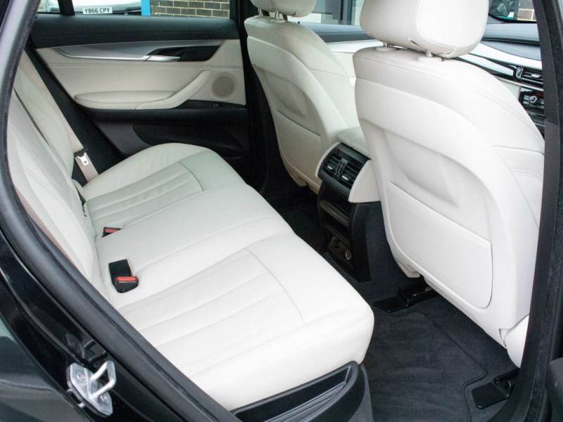 BMW X6   Registered:2016(16)