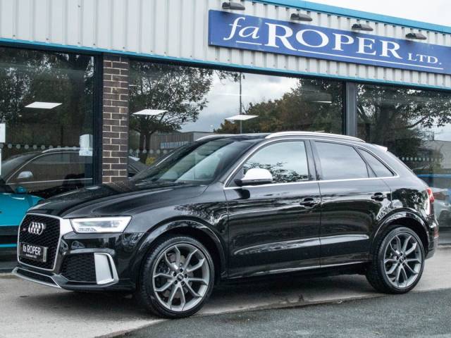2016 Audi RS Q3 2.5T FSI quattro S tronic 340ps