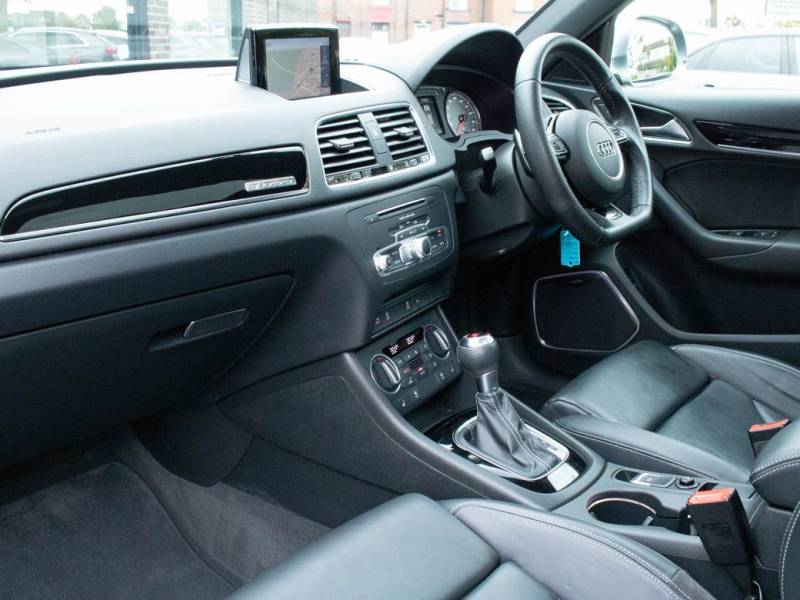 Audi RS Q3   Registered:2016(66)