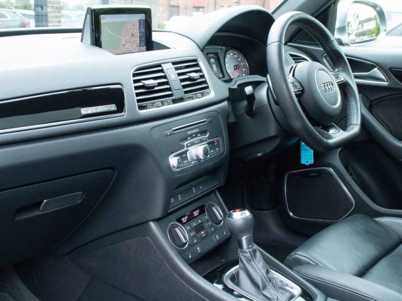 Audi RS Q3   Registered:2016(66)