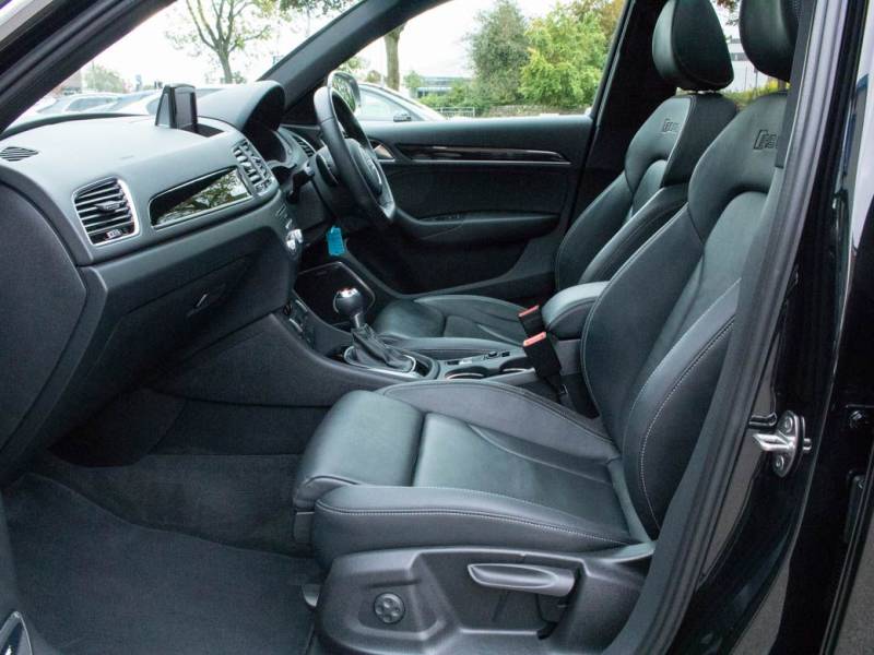 Audi RS Q3   Registered:2016(66)