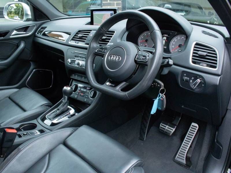 Audi RS Q3   Registered:2016(66)