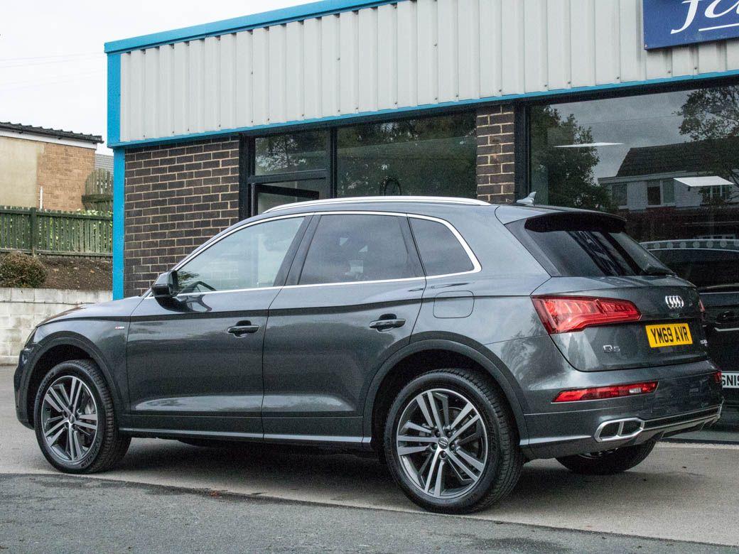 Audi Q5 2.0 55 TFSI e quattro S Line Competition S-tronic Estate Petrol / Electric Hybrid Daytona Grey Metallic