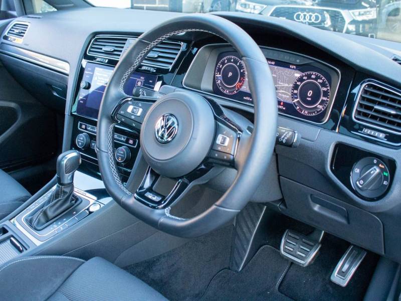 Volkswagen Golf   Registered:2020(20)