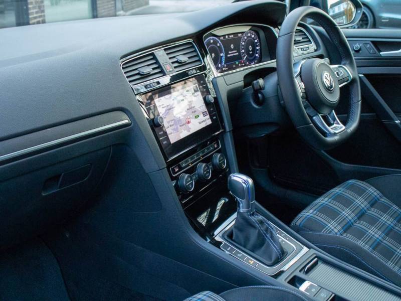 Volkswagen Golf   Registered:2018(68)