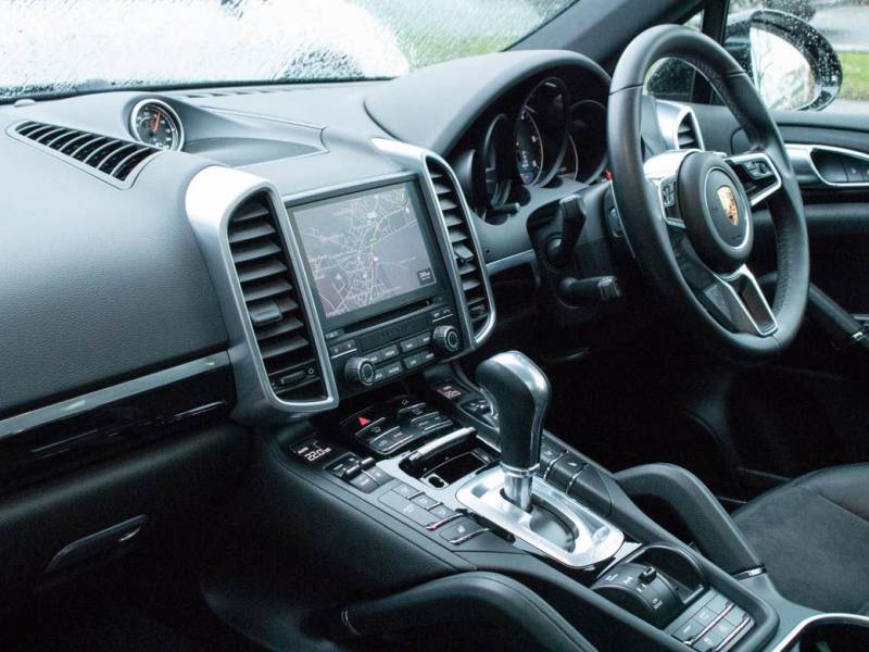 Porsche Cayenne   Registered:2016(66)