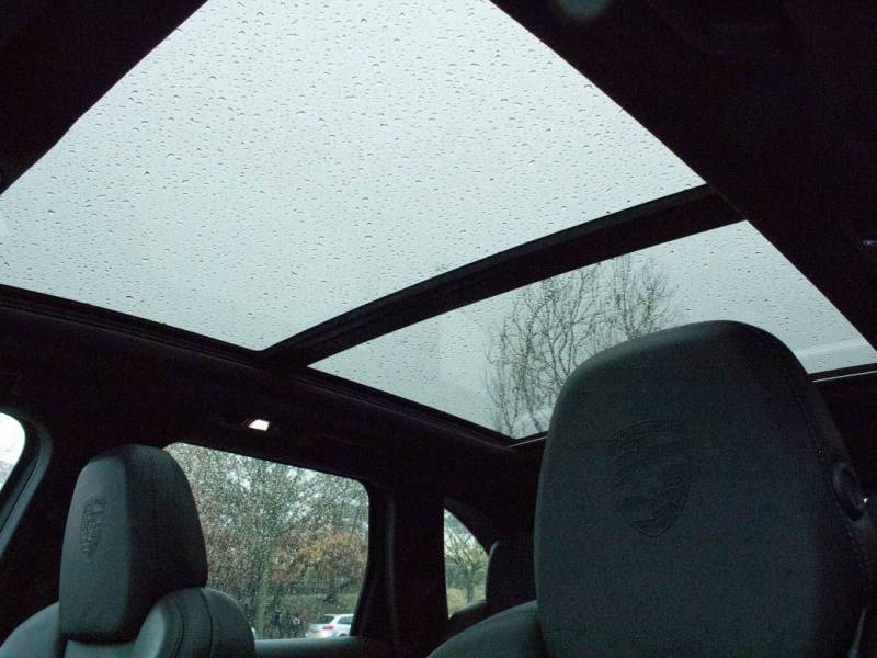 Porsche Cayenne   Registered:2016(66)