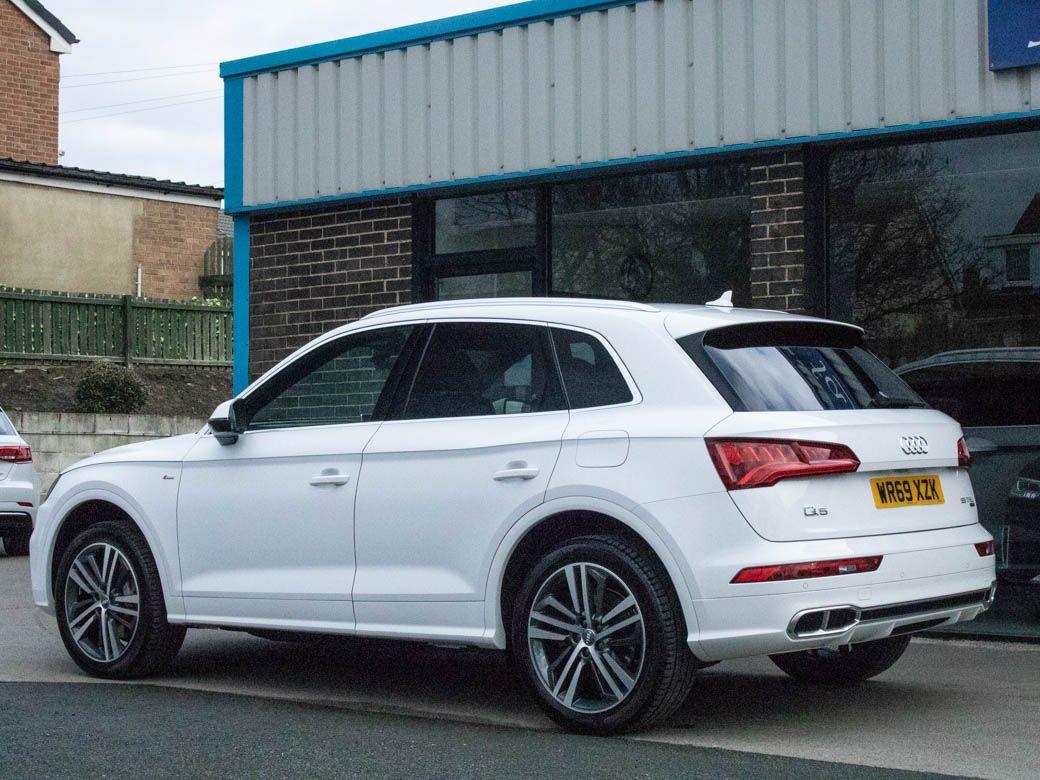 Audi Q5 2.0 55 TFSIe quattro S Line Competition S tronic PHEV Estate Petrol / Electric Hybrid Ibis White