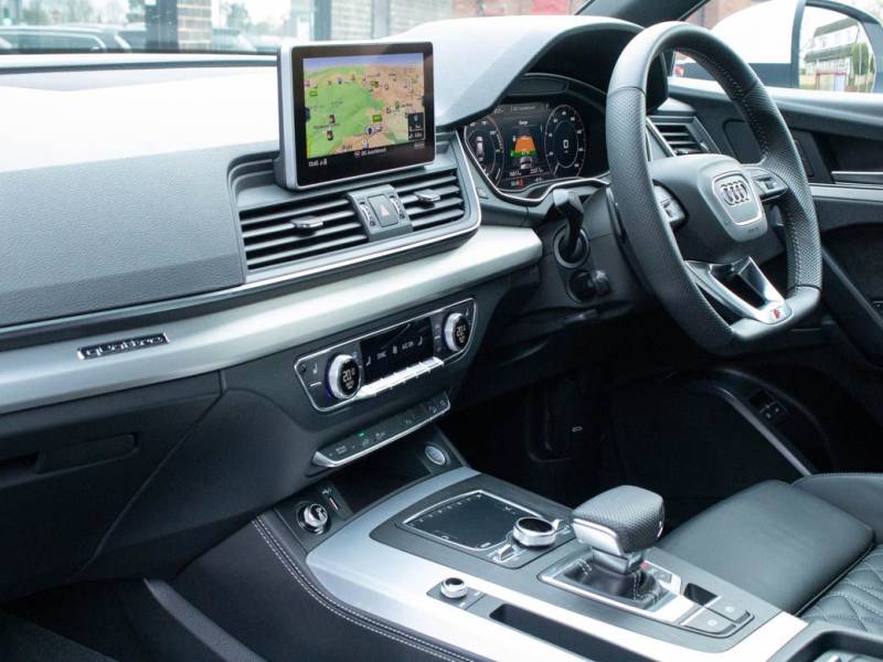 Audi Q5   Registered:2019(69)