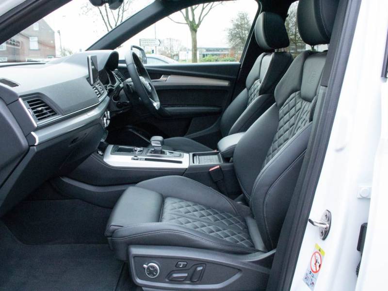 Audi Q5   Registered:2019(69)