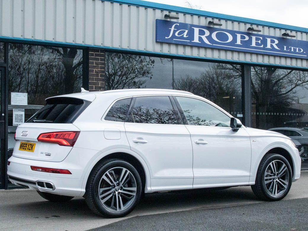 Audi Q5 2.0 55 TFSIe quattro S Line Competition S tronic PHEV Estate Petrol / Electric Hybrid Ibis White