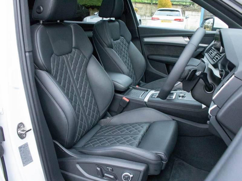 Audi Q5   Registered:2019(69)