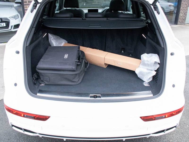 Audi Q5   Registered:2019(69)