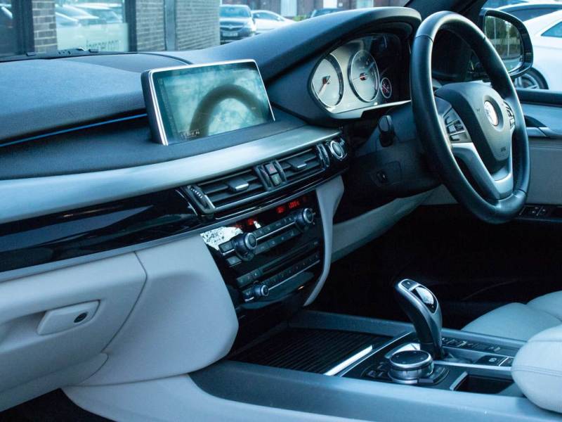 BMW X5   Registered:2015(15)