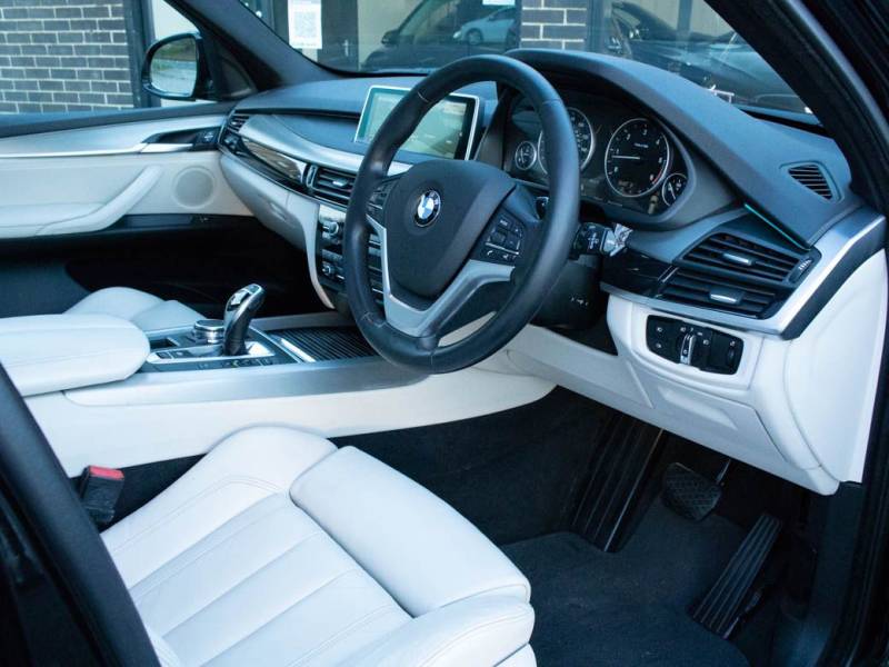 BMW X5   Registered:2015(15)