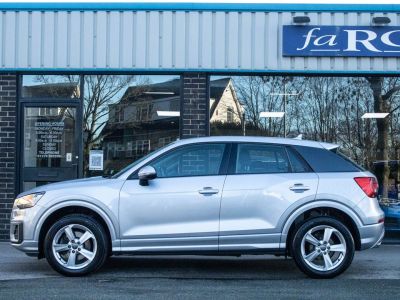 Audi Q2 1.4 TFSI Sport S-tronic 150ps Estate Petrol Floret Silver Metallic