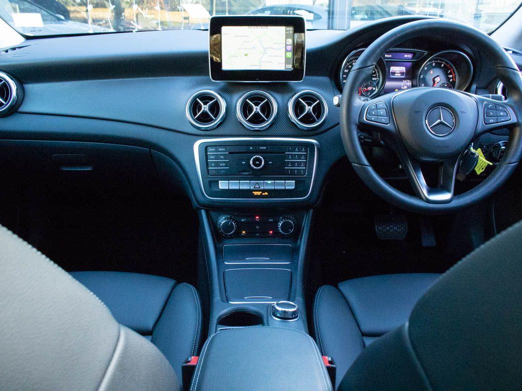 Mercedes-Benz GLA 1.6 GLA 200 SE Auto Estate Petrol Polar White