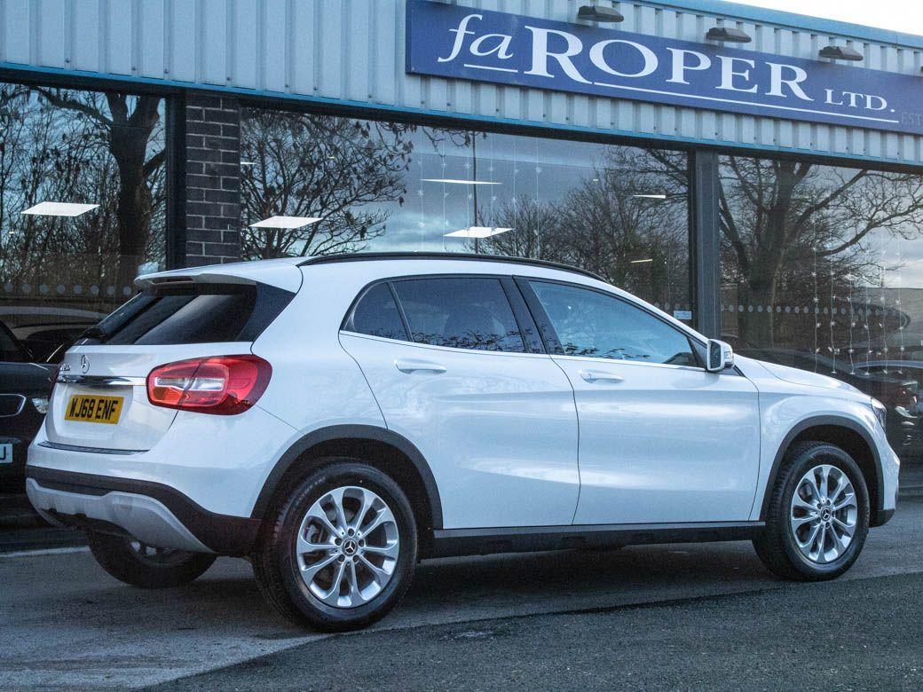 Mercedes-Benz GLA 1.6 GLA 200 SE Auto Estate Petrol Polar White