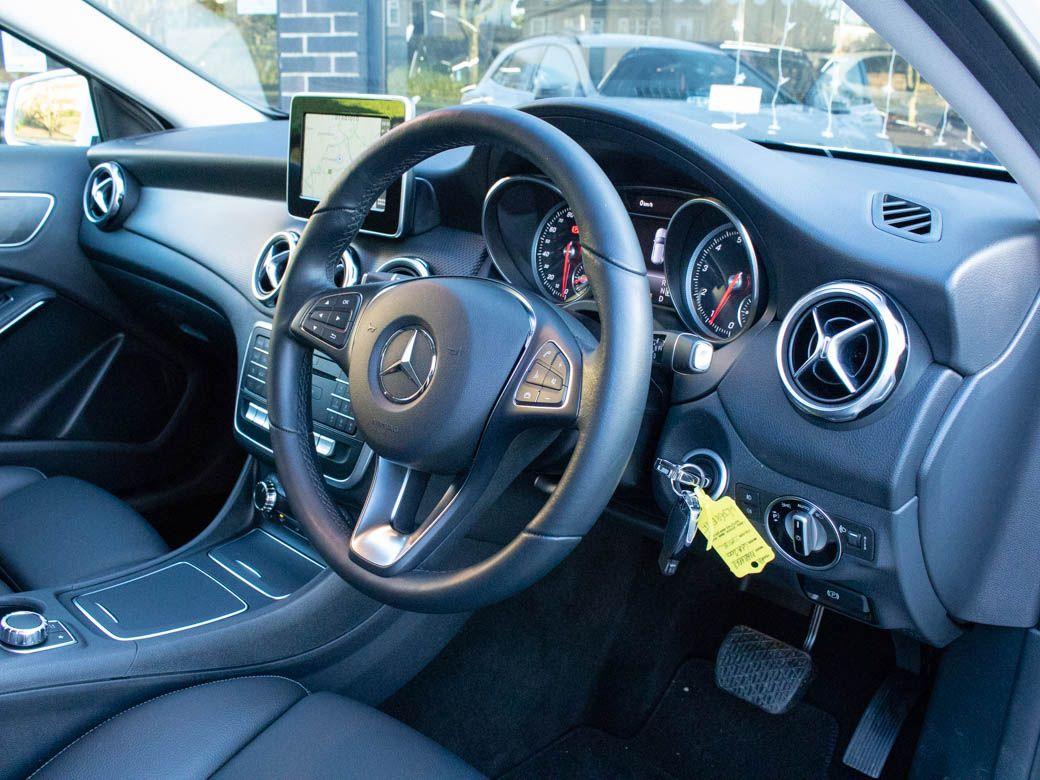 Mercedes-Benz GLA 1.6 GLA 200 SE Auto Estate Petrol Polar White