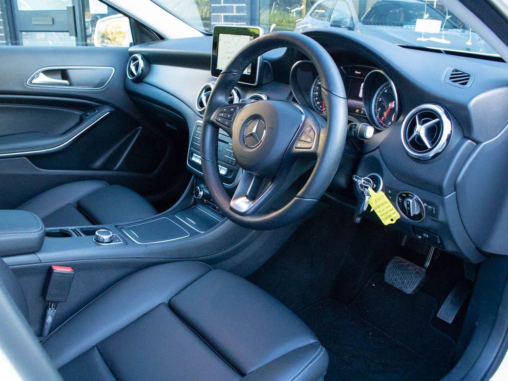 Mercedes-Benz GLA 1.6 GLA 200 SE Auto Estate Petrol Polar White