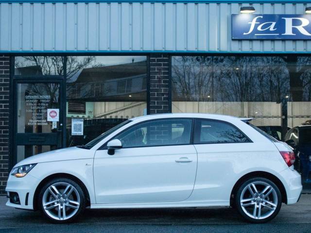 2013 Audi A1 1.6 TDI S Line 3 door 105ps