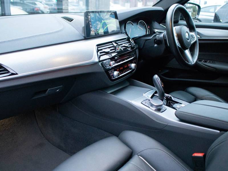 BMW 5 Series   Registered:2018(67)