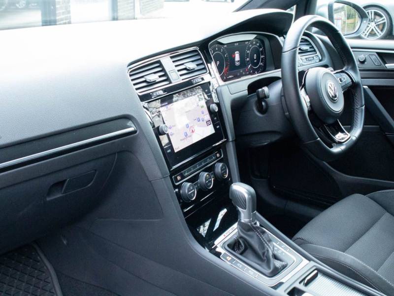 Volkswagen Golf   Registered:2019(19)