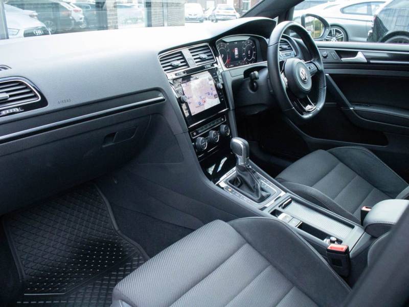 Volkswagen Golf   Registered:2019(19)