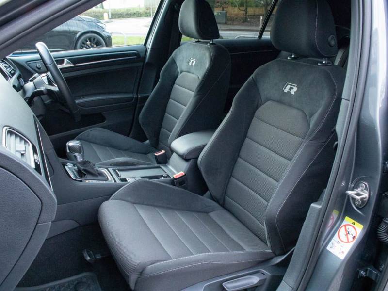 Volkswagen Golf   Registered:2019(19)