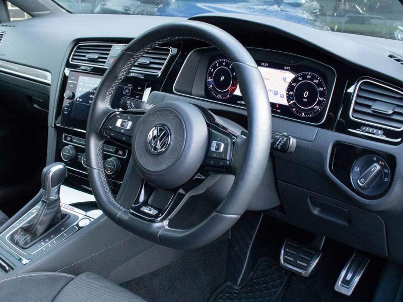 Volkswagen Golf   Registered:2019(19)