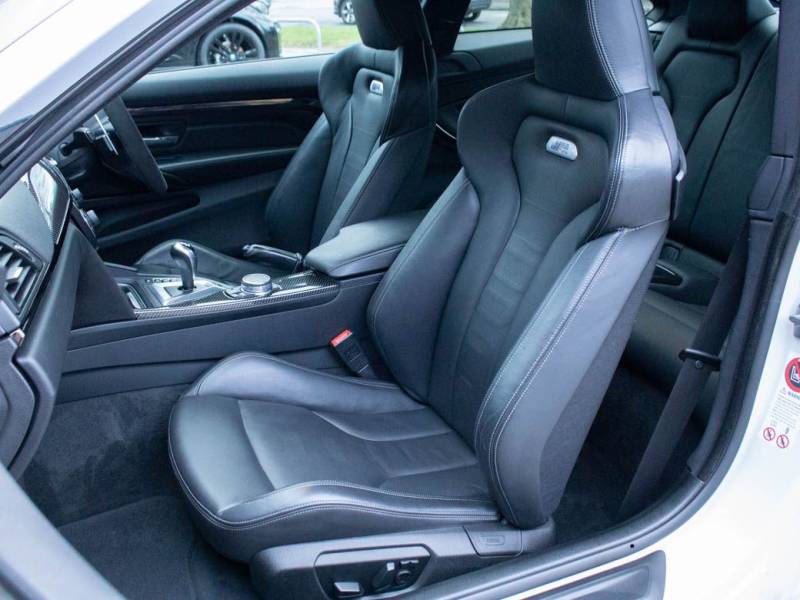 BMW M4   Registered:2015(15)