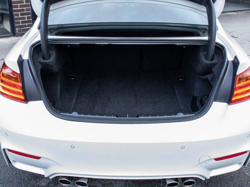 BMW M4   Registered:2015(15)