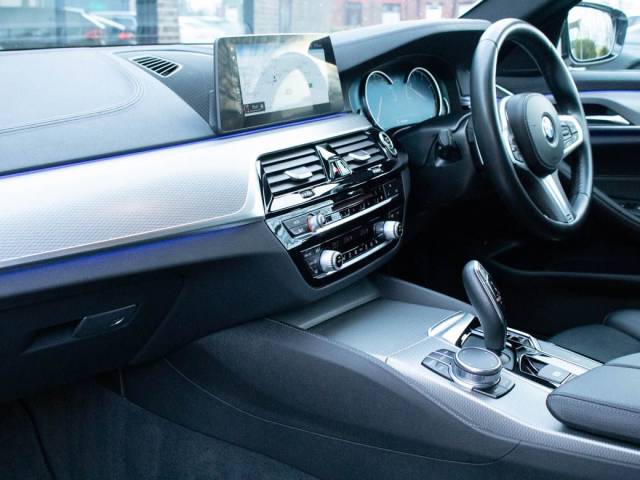 2017 BMW 5 Series 2.0 520d xDrive M Sport Auto