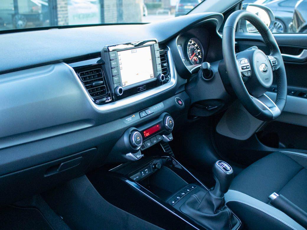 Kia Stonic 1.0T GDi 4 118bhp Hatchback Petrol Clear White With Black Roof (Premium)
