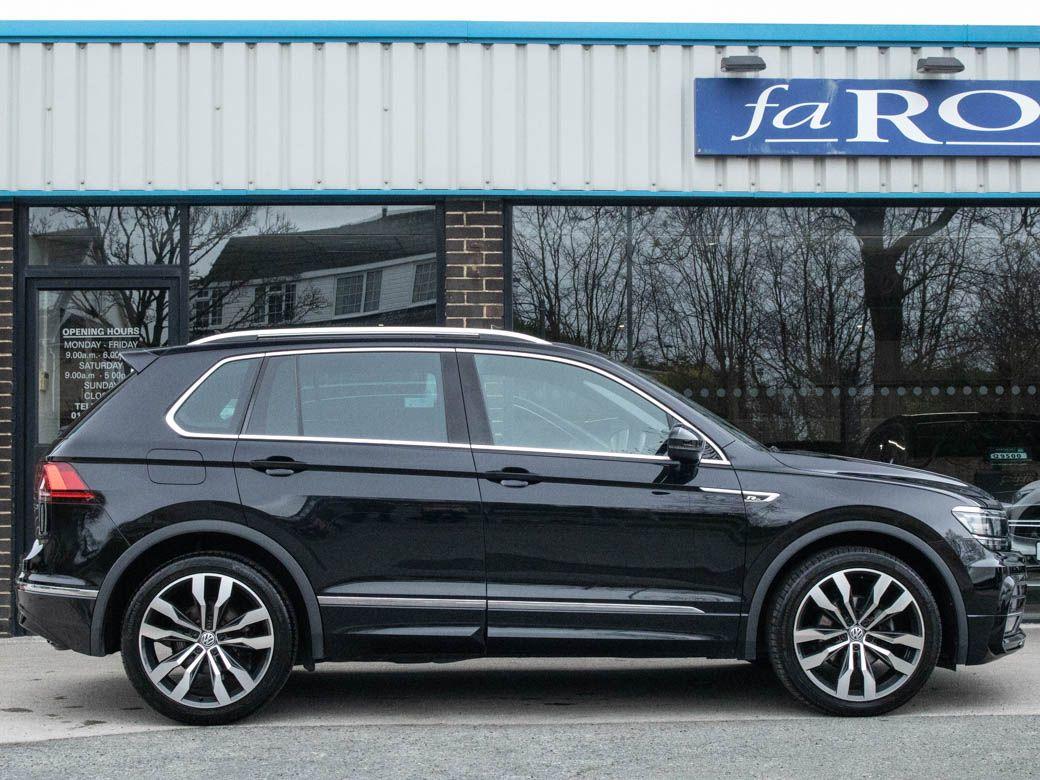 Volkswagen Tiguan 2.0 TDI 4MOTION R-Line Leather DSG 150ps Estate Diesel Deep Black Pearl